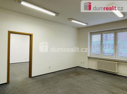 Pronájem - kanceláře, 77 m²