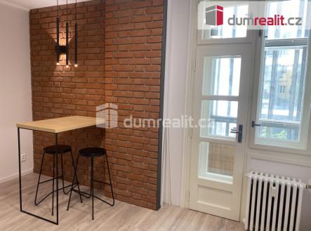 4 | Pronájem bytu, 1+1, 44 m²