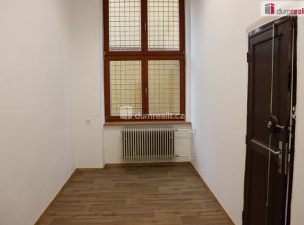 2 | Pronájem - obchodní prostor, 43 m²