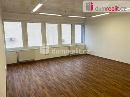 3 | Pronájem - kanceláře, 38 m²