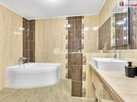 3 | Prodej - dům/vila, 180 m²
