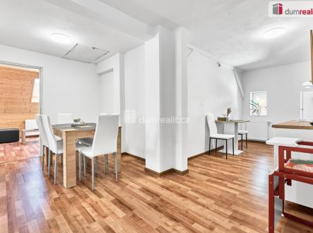4 | Prodej - dům/vila, 180 m²