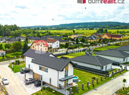 okolí domu | Prodej - dům/vila, 160 m²