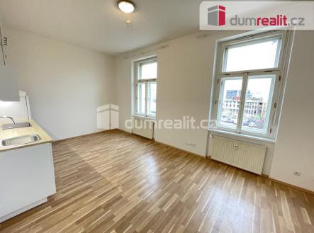 4 | Pronájem bytu, 1+kk, 32 m²