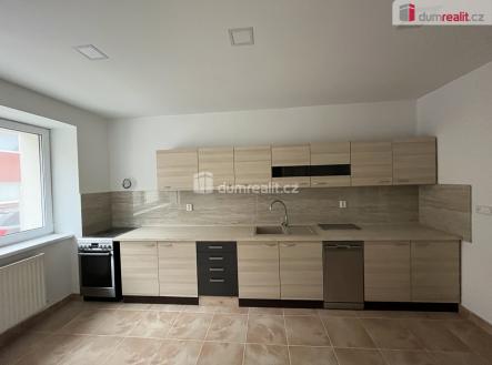 2 | Pronájem - dům/vila, 204 m²