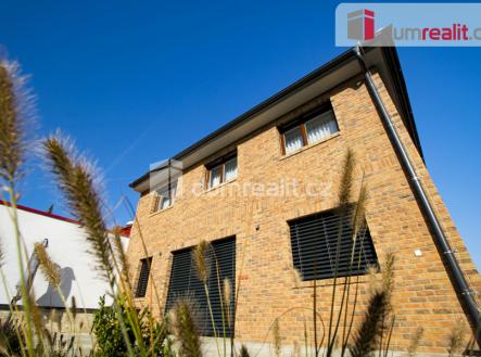 2 | Prodej - dům/vila, 200 m²