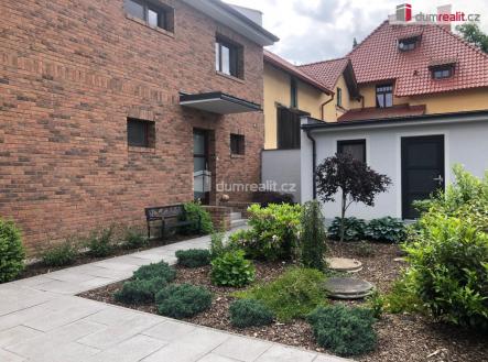 4 | Prodej - dům/vila, 200 m²