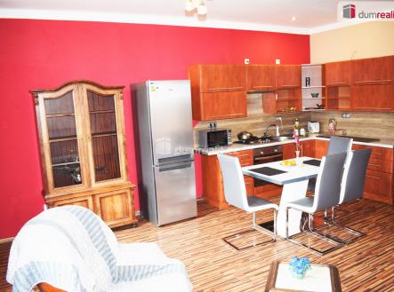 pokoj s kuchyňský koutem | Prodej bytu, 2+kk, 51 m²