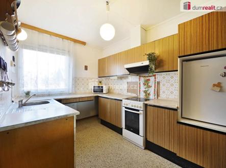 3 | Prodej - dům/vila, 180 m²