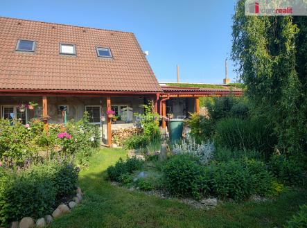 2 | Prodej - dům/vila, 220 m²