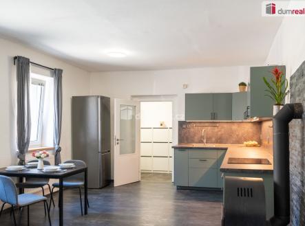 4 | Prodej - dům/vila, 151 m²