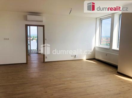 4 | Pronájem bytu, 3+kk, 79 m²