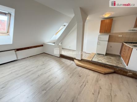 3 | Pronájem bytu, 2+kk, 60 m²