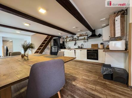 2 | Prodej - dům/vila, 407 m²