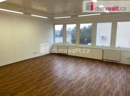 4 | Pronájem - kanceláře, 38 m²