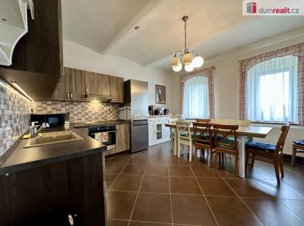 1 | Prodej - dům/vila, 215 m²