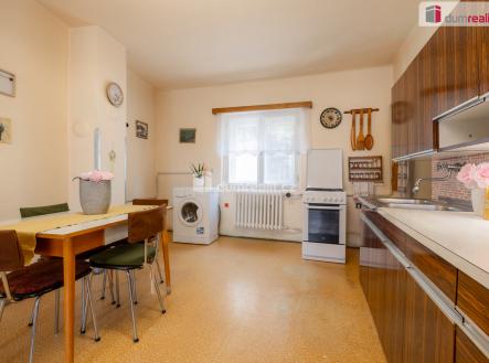 2 | Prodej - dům/vila, 146 m²