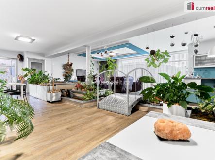 31 | Prodej - dům/vila, 296 m²