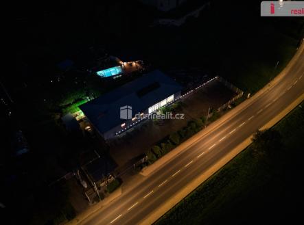 33 | Prodej - dům/vila, 296 m²