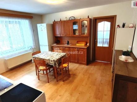 2 | Prodej - zemědělský objekt, 3 071 m²