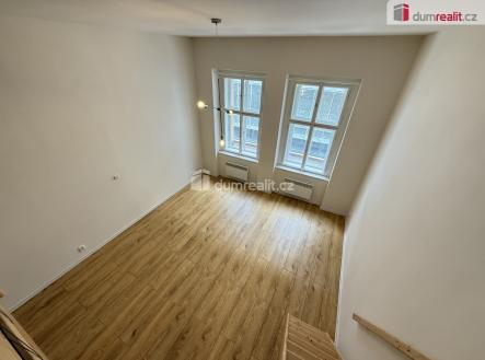 4 | Pronájem bytu, 1+kk, 48 m²