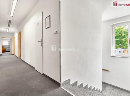 4 | Pronájem - kanceláře, 206 m²