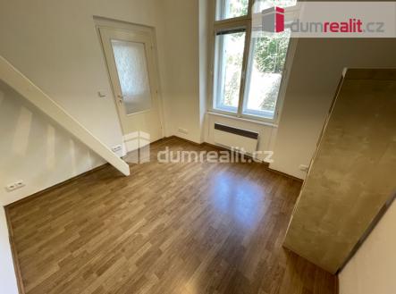4 | Pronájem bytu, 2+kk, 35 m²
