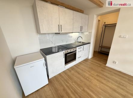 3 | Pronájem bytu, 1+kk, 35 m²