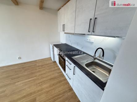 4 | Pronájem bytu, 1+kk, 35 m²