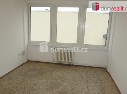 3 | Pronájem - kanceláře, 32 m²