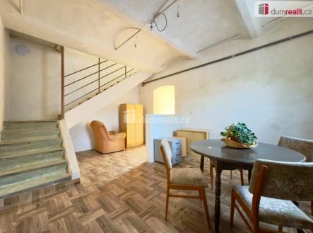 4 | Pronájem - dům/vila, 200 m²