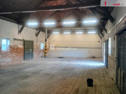 3 | Pronájem - komerční objekt, sklad, 330 m²