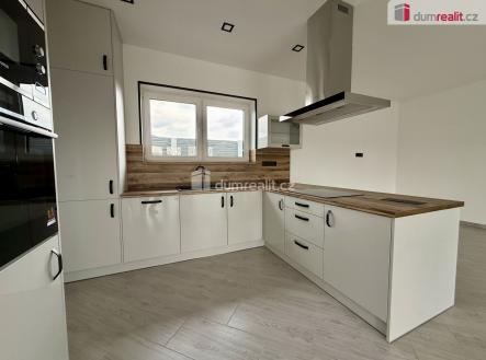 3 | Prodej - dům/vila, 177 m²