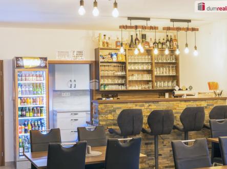 4 | Prodej - penzion, 300 m²