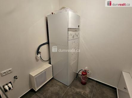 12 | Prodej - dům/vila, 200 m²