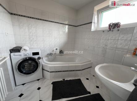 4 | Prodej - dům/vila, 848 m²