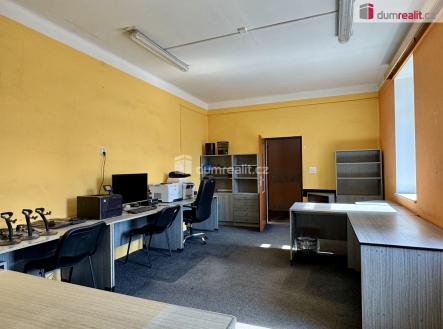 2 | Prodej - komerční objekt, administrativní budova, 840 m²