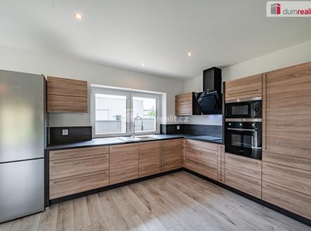 4 | Prodej - dům/vila, 170 m²