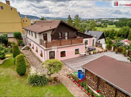 2 | Prodej - dům/vila, 921 m²