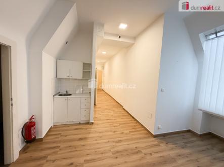 2 | Pronájem - kanceláře, 141 m²