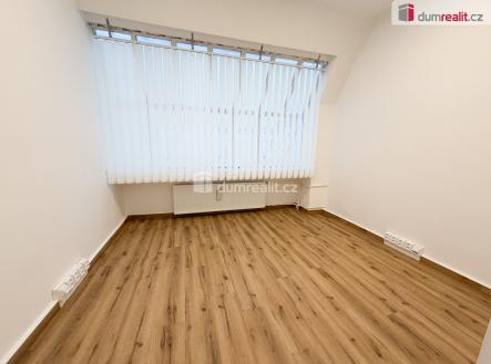 4 | Pronájem - kanceláře, 141 m²