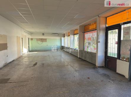 3 | Pronájem - komerční objekt, obchodní centrum, 324 m²