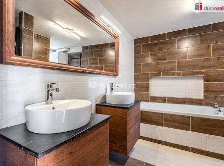 koupelna | Prodej - dům/vila, 460 m²