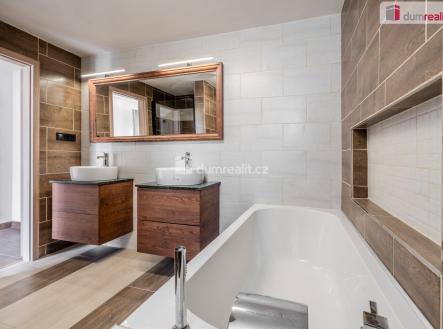 koupelna | Prodej - dům/vila, 460 m²