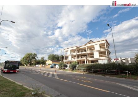 4 | Pronájem - obchodní prostor, 258 m²