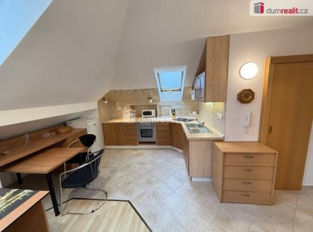 3 | Pronájem bytu, 2+kk, 54 m²