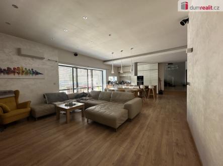2 | Prodej - dům/vila, 229 m²