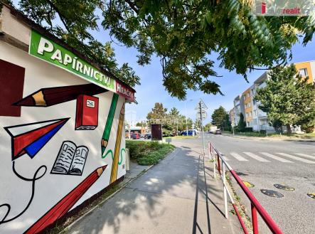 4 | Prodej - obchodní prostor, 17 m²