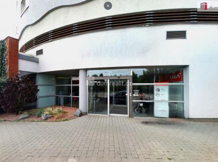 Pronájem - obchodní prostor, 193 m²