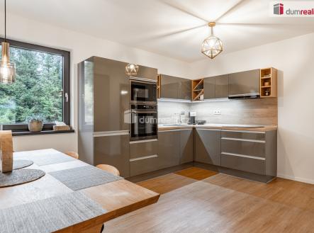 2 | Prodej - dům/vila, 184 m²